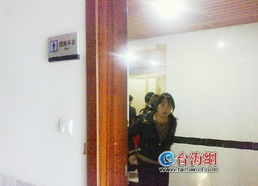 廈門園博苑賞花燈人滿為患 女子排隊搶占男廁所